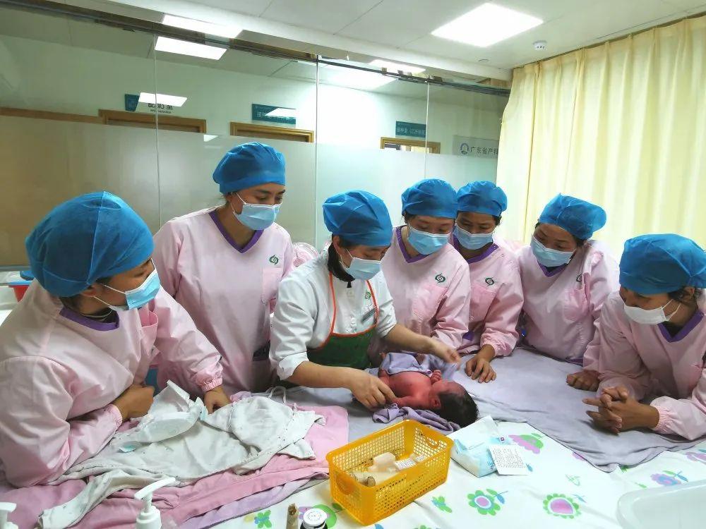 祁门县妇婴监护型护送